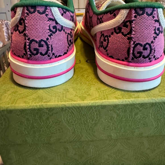 Auth!! Gucci Tennis GG Canvas Shelly Line Sneakers Pink - Picture 6 of 13